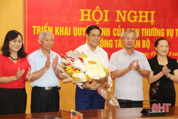 Tám tỉnh thành kiện toàn nhân sự chủ chốt - ảnh 2