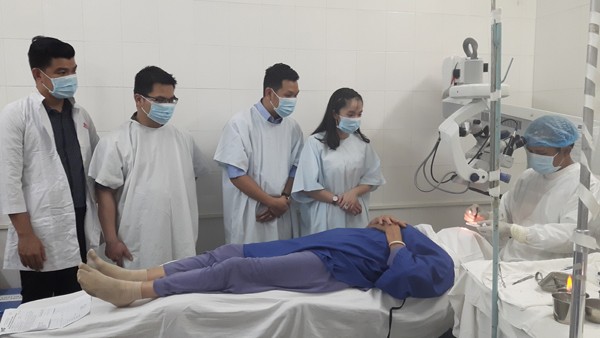 Việt Hưng Phát góp phần đem lại ánh sáng cho 400 bệnh nhân nghèo - ảnh 1