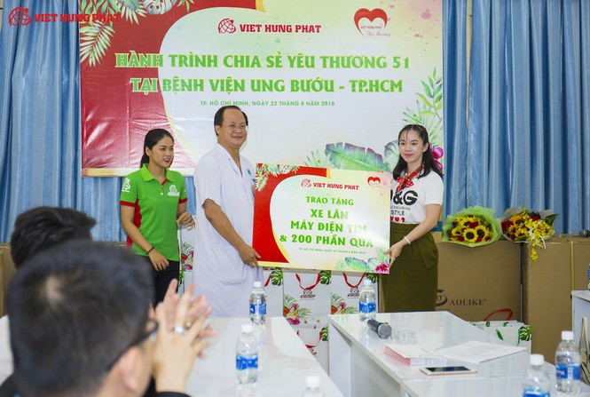 Những tấm lòng đến với bệnh nhân ung thư - ảnh 1