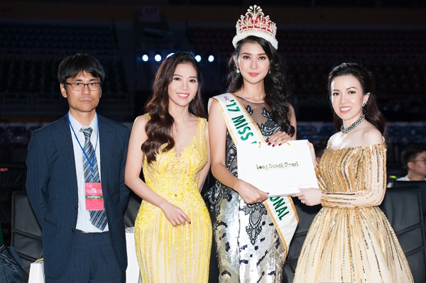 Trải lòng của người phụ nữ đứng sau hào quang vương miện HHVN 2018 - ảnh 3