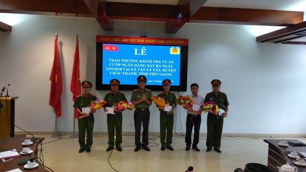 Thông tin mới vụ cướp ngân hàng ở Tiền Giang - ảnh 2