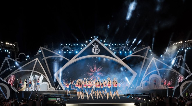 Nhìn lại những sân khấu hoành tráng của Hoa hậu Việt Nam 2018 - ảnh 7