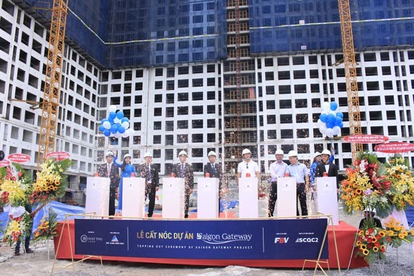 Đất Xanh Miền Nam cất nóc Saigon Gateway vượt tiến độ - ảnh 2