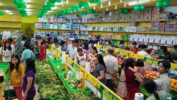 “Độc nhất vô nhị” như siêu thị mở giữa lòng chợ của Bách hóa Xanh - ảnh 2