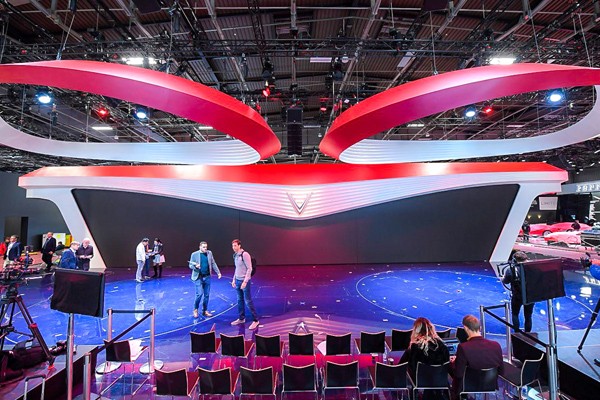 Hé lộ sân khấu VinFast tại Paris Motorshow trước giờ G - ảnh 2
