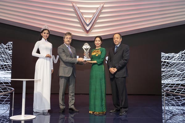 VinFast được vinh danh giải thưởng ‘ngôi sao mới’ tại Paris Motor Show - ảnh 1