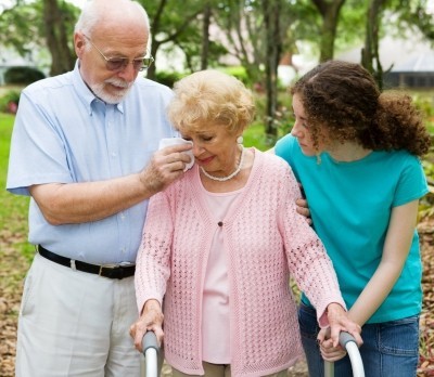 10 dấu hiệu cảnh bảo của bệnh mất trí nhớ - Alzheimer - ảnh 1