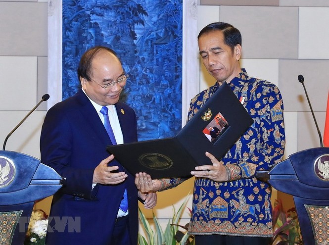 Hình ảnh Thủ tướng Nguyễn Xuân Phúc hội đàm với Tổng thống Indonesia - ảnh 5