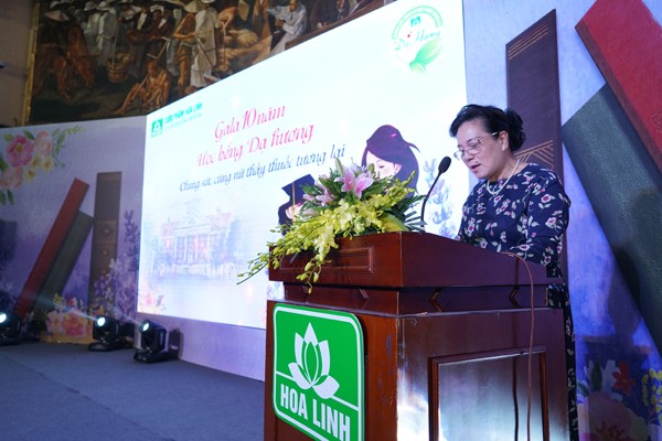 10 tỷ đồng Học bổng Dạ hương - Chung sức cùng nữ thầy thuốc tương lai - ảnh 1
