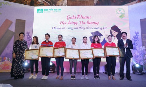 10 tỷ đồng Học bổng Dạ hương - Chung sức cùng nữ thầy thuốc tương lai - ảnh 3