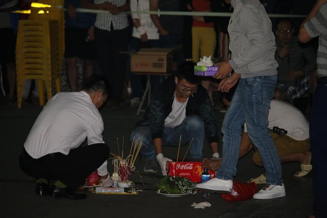Mẹ ném con từ tầng 31: Hài nhi được đưa về chùa chôn cất - ảnh 1