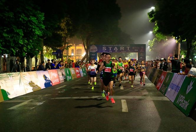 Giải marathon Quốc tế Di sản HN: Những người không chạy qua vạch đích - ảnh 2