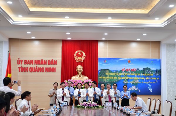 Vietcombank ký kết thỏa thuận hợp tác với UBND tỉnh Quảng Ninh và FPT - ảnh 1