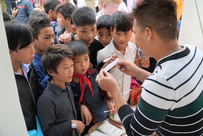 Ngày hội vui cùng làng nghề mở đầu dự án “Sách cho em” tại Mèo Vạc - ảnh 5