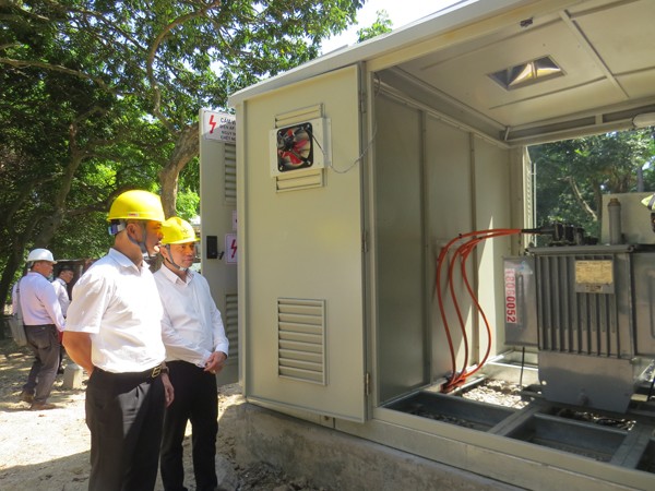 Đảo Rều chính thức có điện lưới quốc gia - ảnh 2