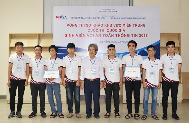 Duy Tân vô địch 'Sinh viên với An toàn Thông tin 2018' KV miền Trung - ảnh 1