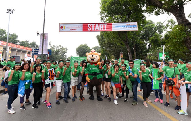 500 nhân viên, đại lý Manulife VN tham gia cuộc chạy vì trẻ em Hà Nội - ảnh 1