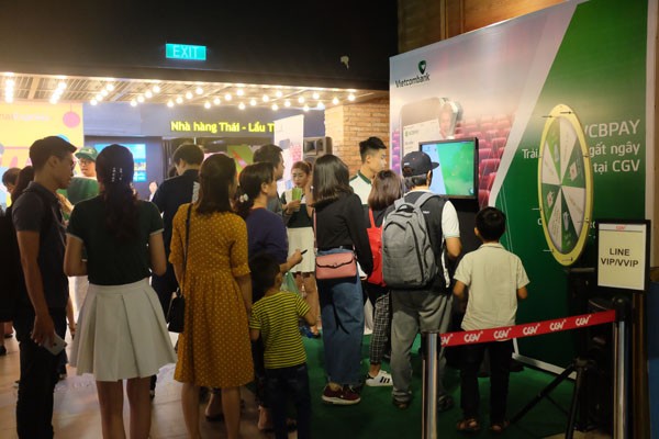 Đến CGV trải nghiệm VCB Pay của Vietcombank và nhận vé xem phim - ảnh 1