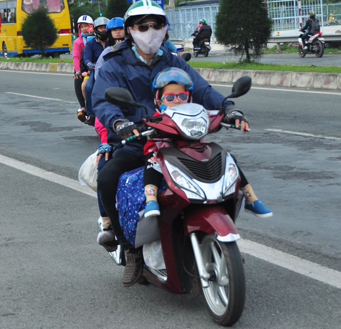 Dân miền Tây trở lại Sài Gòn làm việc đầu năm mới - ảnh 2