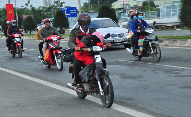 Dân miền Tây trở lại Sài Gòn làm việc đầu năm mới - ảnh 4