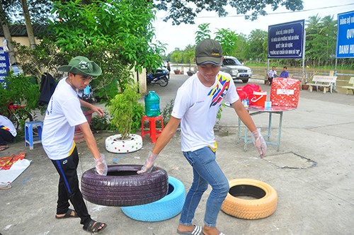 Bí thư Trung ương Đoàn thăm chiến sỹ tình nguyện Cần Thơ - ảnh 2