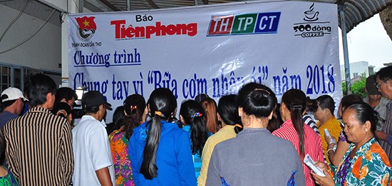Bữa cơm nhân ái lan tỏa đến Miền Tây - ảnh 3