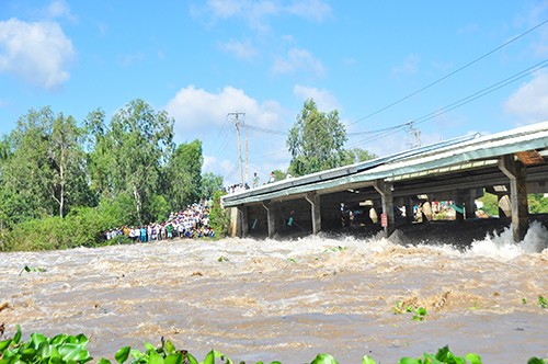 Chính thức xả đập Tha La và Trà Sư ở đầu nguồn lũ An Giang - ảnh 1
