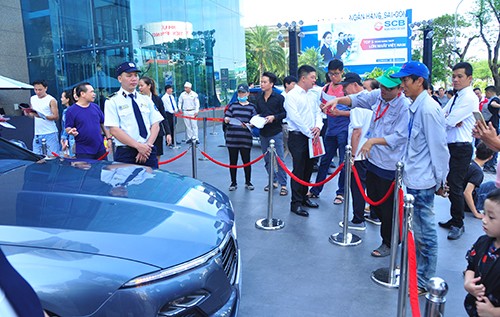 Xe VinFast ra mắt người dân Tây Đô - ảnh 1