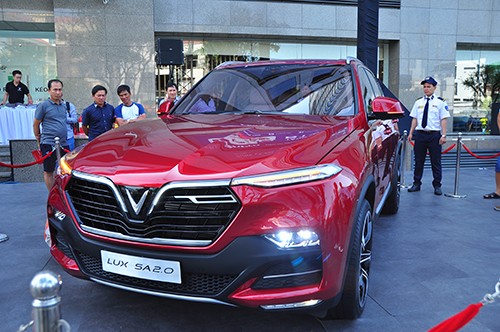 Xe VinFast ra mắt người dân Tây Đô - ảnh 2