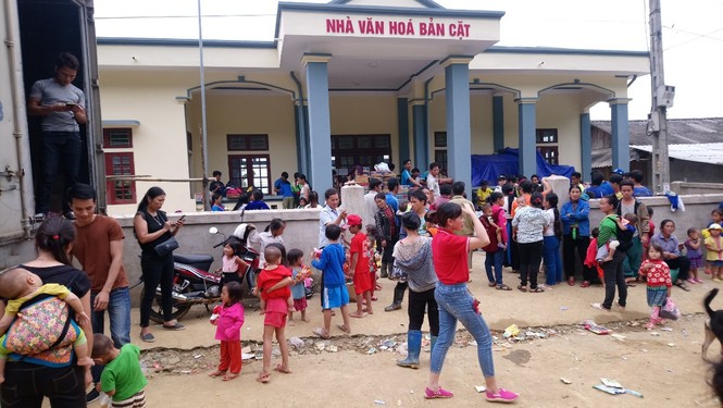 Trưởng Ban Tổ chức T.Ư Phạm Minh Chính thăm vùng lũ Mường Lát - ảnh 3