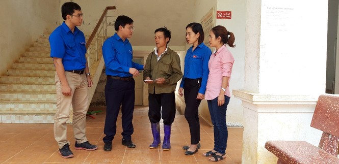 Thăm, tặng quà cho đồng bào vùng tâm lũ Mường Lát - ảnh 3