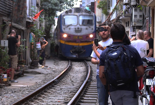 Xóm đường tàu - ảnh 4