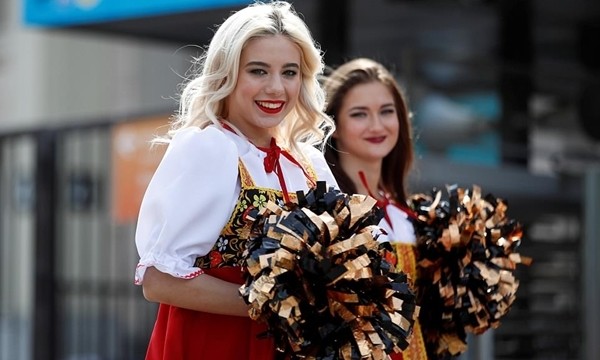 Chùm ảnh: Bóng hồng “thổi lửa” vào khán đài trận khai mạc World Cup - ảnh 18