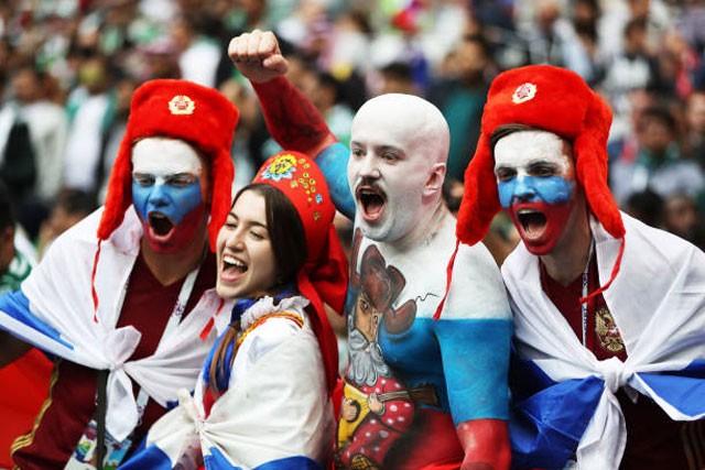 Chùm ảnh: Bóng hồng “thổi lửa” vào khán đài trận khai mạc World Cup - ảnh 11
