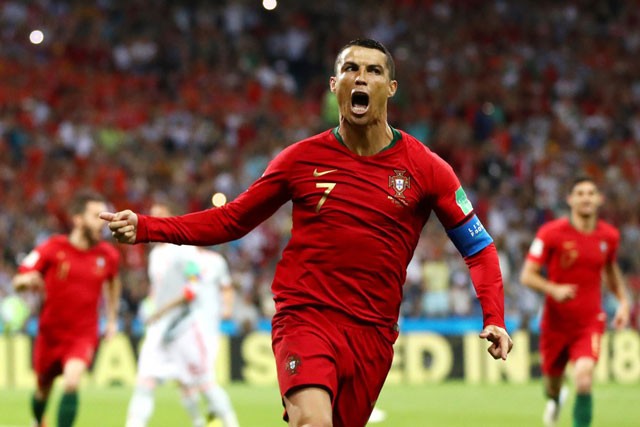 Ronaldo nói gì sau khi lập hàng loạt kỷ lục đáng nể? - ảnh 1