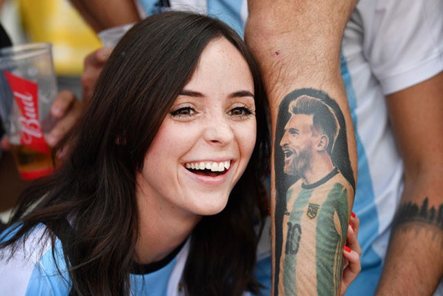 Fan nữ Argentina - Iceland so đọ nhan sắc trên khán đài - ảnh 6