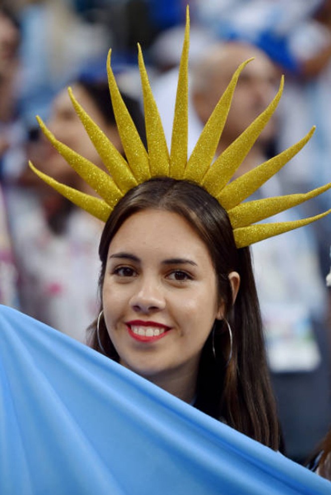 Dàn CĐV nữ ‘cứu vãn’ trận thua của tuyển Argentina - ảnh 6