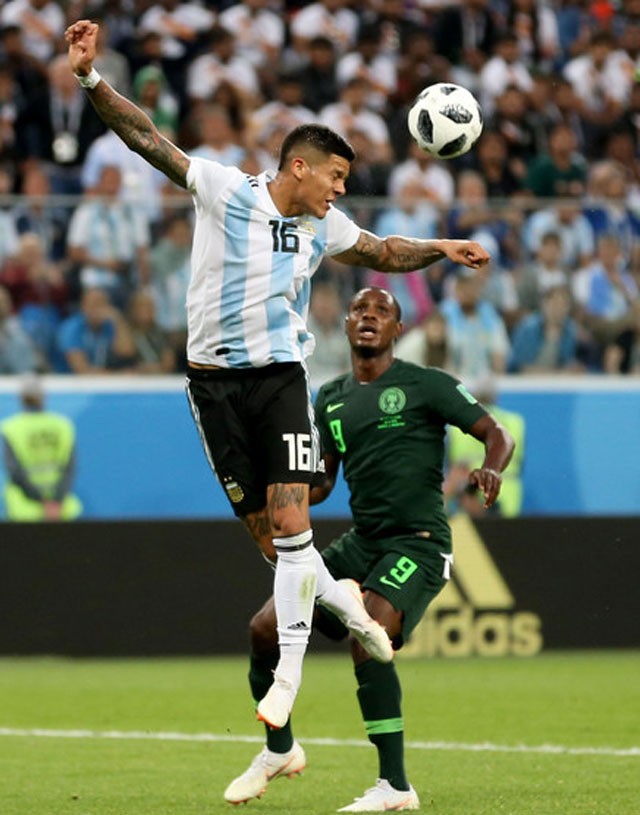 Người hâm mộ tố trọng tài “tiếp tay” cho Argentina - ảnh 1
