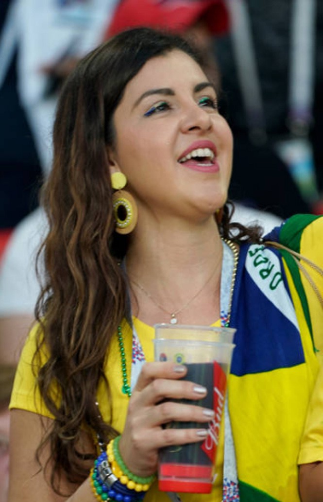 Dàn kiều nữ Brazil ‘đốt cháy’ khán đài World Cup 2018 - ảnh 10