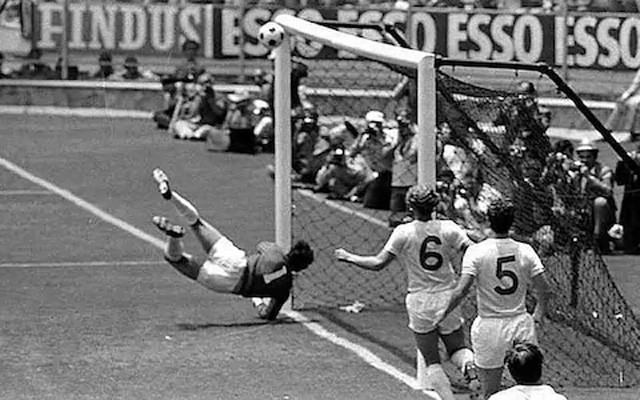 Thủ môn Nhật Bản tái hiện pha cứu thua khó tin ở World Cup 2018 - ảnh 3