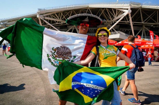 Không thể rời mắt trước dàn ‘hotgirl’ của đội tuyển Brazil và Mexico - ảnh 7
