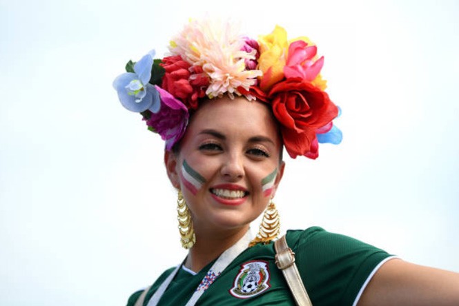 Không thể rời mắt trước dàn ‘hotgirl’ của đội tuyển Brazil và Mexico - ảnh 9