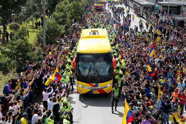 Về nước, Colombia vẫn đòi FIFA tổ chức đá lại với ĐT Anh - ảnh 1