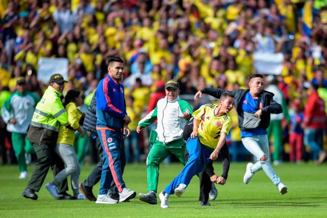 Về nước, Colombia vẫn đòi FIFA tổ chức đá lại với ĐT Anh - ảnh 6