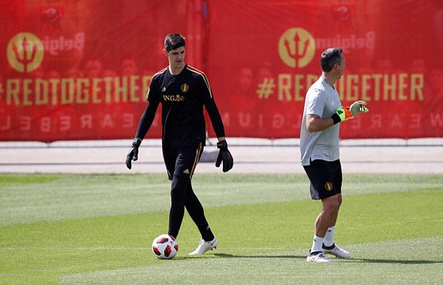 HLV tuyển Bỉ đón sinh nhật đặc biệt tại World Cup 2018 - ảnh 5