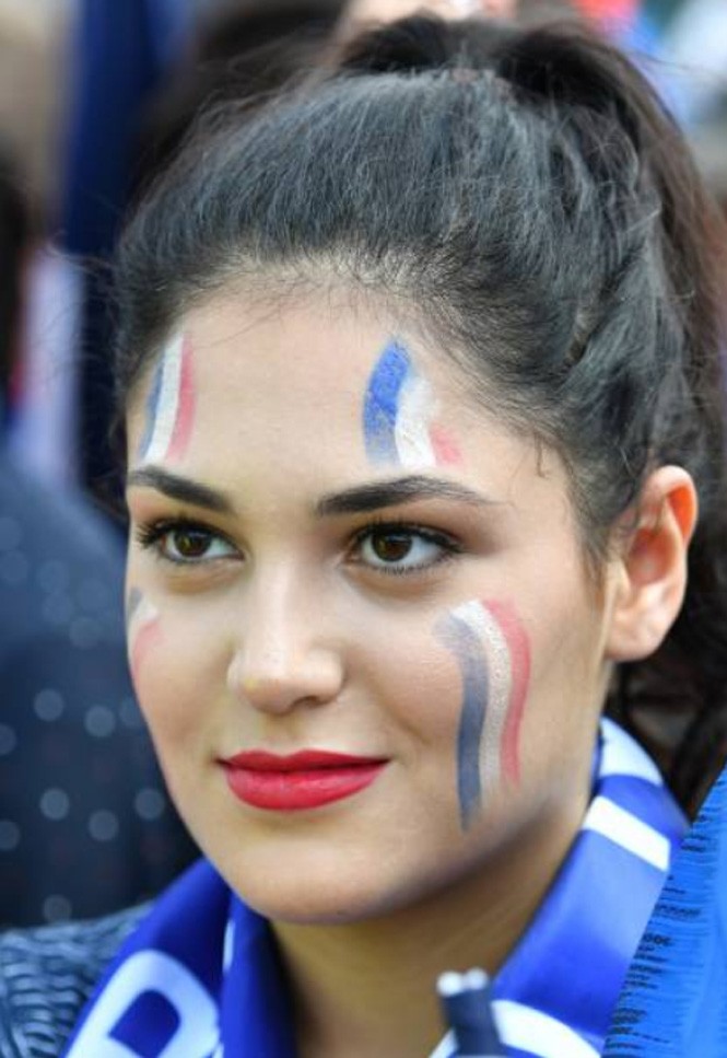 Dàn mỹ nữ tuyển Pháp và Croatia tỏa sắc lần cuối tại World Cup 2018 - ảnh 3