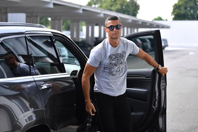 Ronaldo được đồng đội mới chào đón nồng nhiệt - ảnh 1