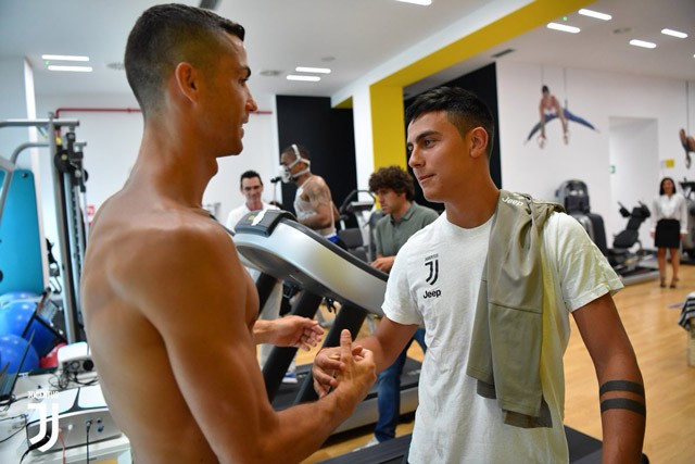Ronaldo được đồng đội mới chào đón nồng nhiệt - ảnh 9