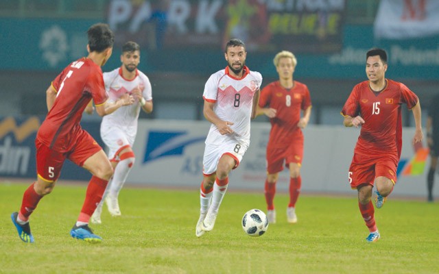 Báo Bahrain tố trọng tài ‘tiếp tay’ cho Olympic Việt Nam - ảnh 1