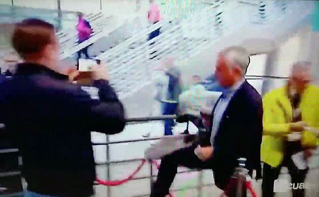 Mourinho ngượng ‘chín mặt’ vì bị ‘vồ ếch’ tại sân Wembley - ảnh 1